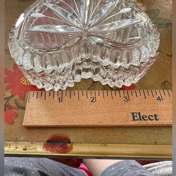 Vintage WEDGWOOD Full Lead Crystal Heart-Shaped Trinket Box w/lid COLLECTIBLE! - Picture 3 of 4